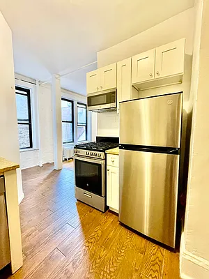 Rented by HOLTON REAL ESTATE INC. | media 13