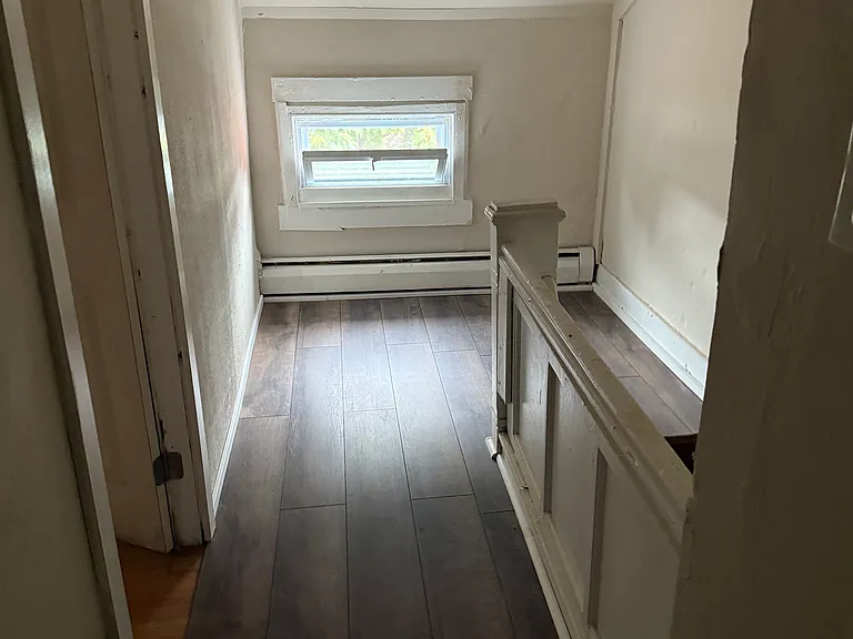 212 Perry St — Photo 18