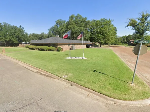 609 Meadows St, Winnsboro, TX 75494