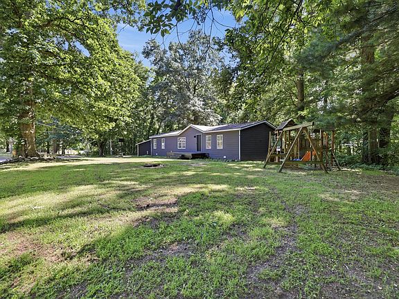 2nd image of 7460 Pine Ridge Dr NE