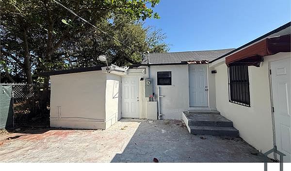 1st image of 8125 NW 6th Ave Rear 2