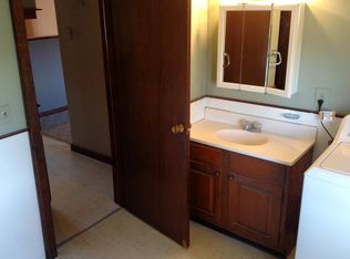 109 Pleasant St APT 2, Granby, MA 01033