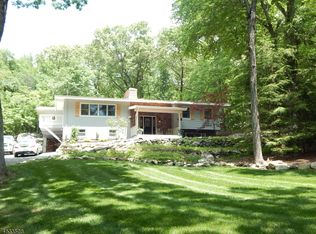 4 Turkey Hill Rd, Montville, NJ 07045