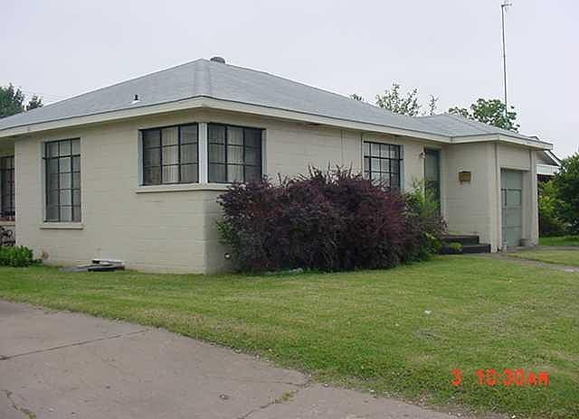 2nd image of 1041 E Main St