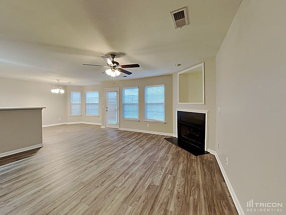 4th image of 2905 Quail Oaks Dr