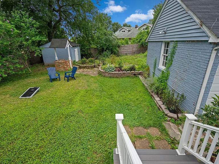 2410 S Dakota Ave NE — Photo 43