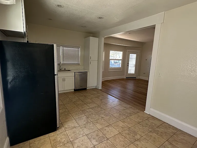402 S Sycamore St #402 — Photo 23