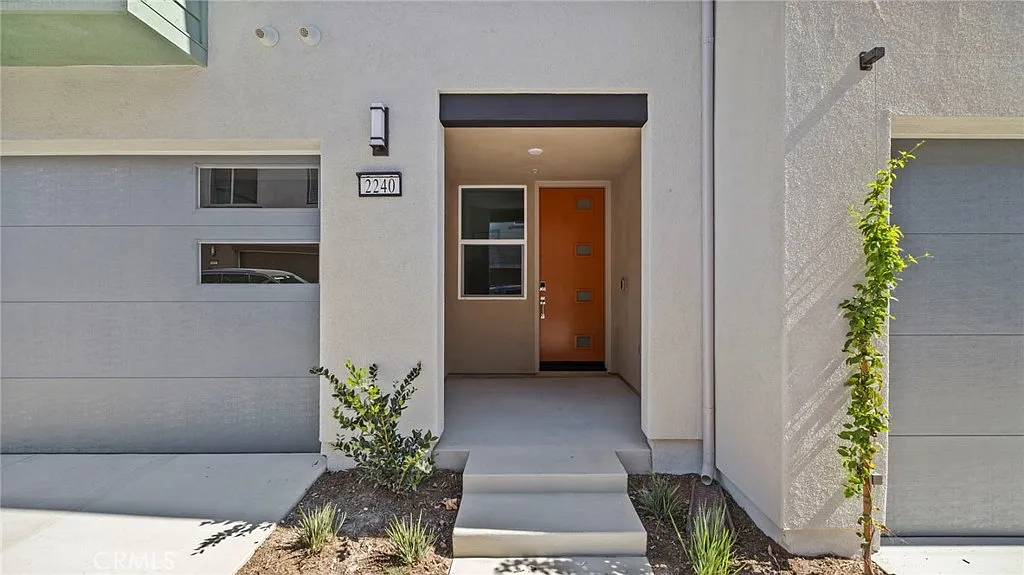 2 bed, 1371 sqft, $3,800 — Photo 3