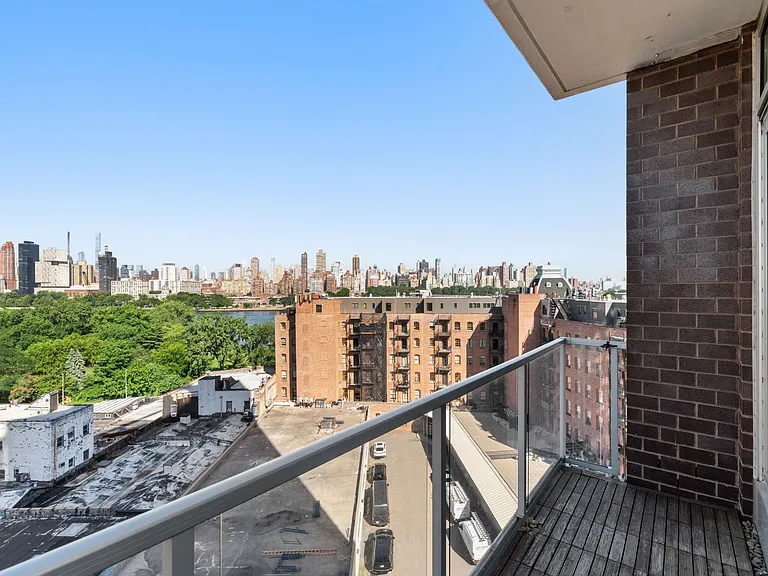 11-24 31st Ave #8B — Photo 3