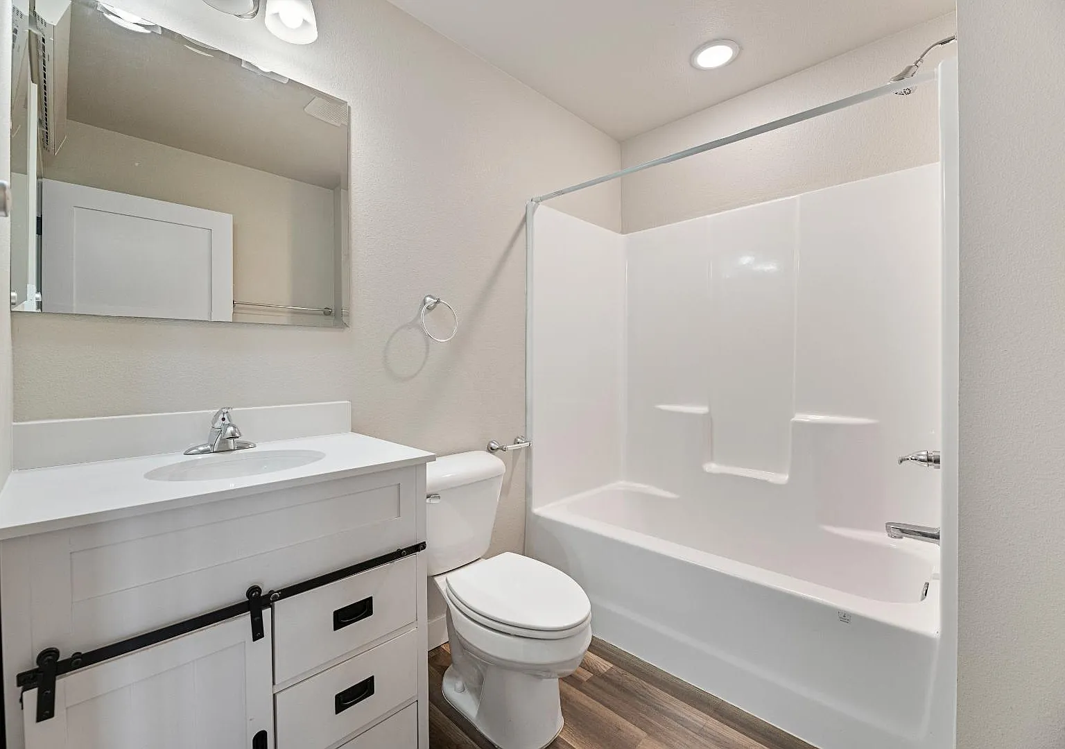2 bed, 770 sqft, $1,700 — Photo 1