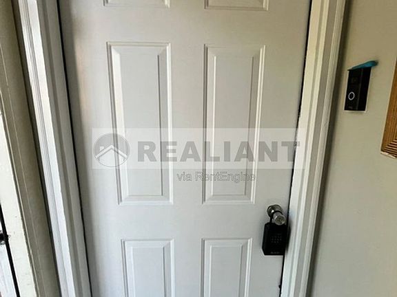 2nd image of 405 N Lexington Ave Unit 2