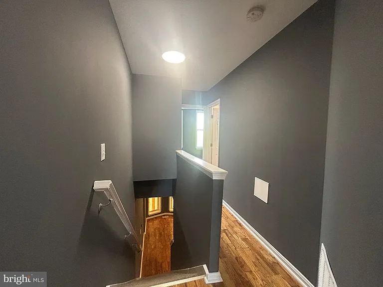 1516 N Mount St — Photo 16