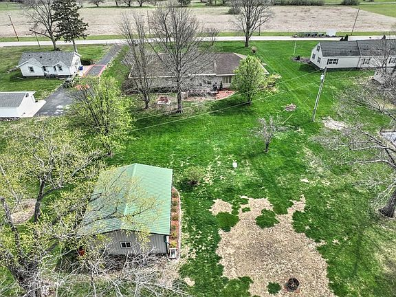 4th image of 2731 S Taylor Rd