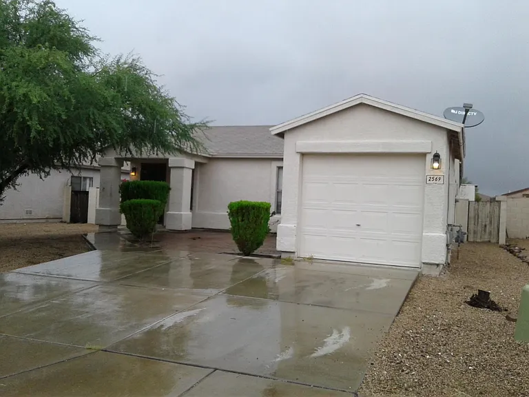 2569 E Windsor Castle Ln — Photo 1