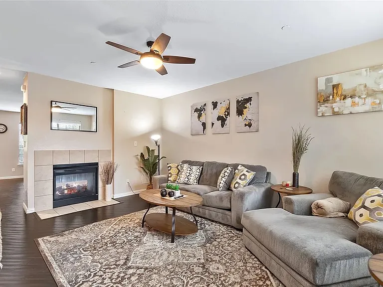 1347 Chase Ln — Photo 4