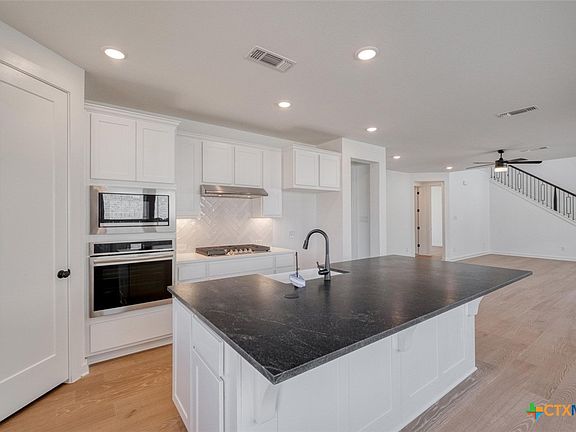 2nd image of 512 Gerona Ct