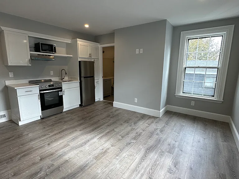 6 Monroe St #207 — Photo 2