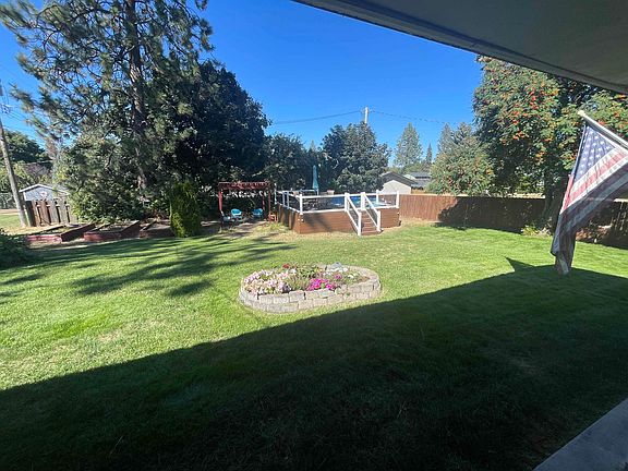 4th image of 2421 E 39th Ave