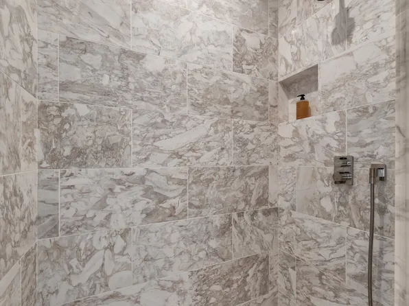 138 East 50th Street image 7 of 22