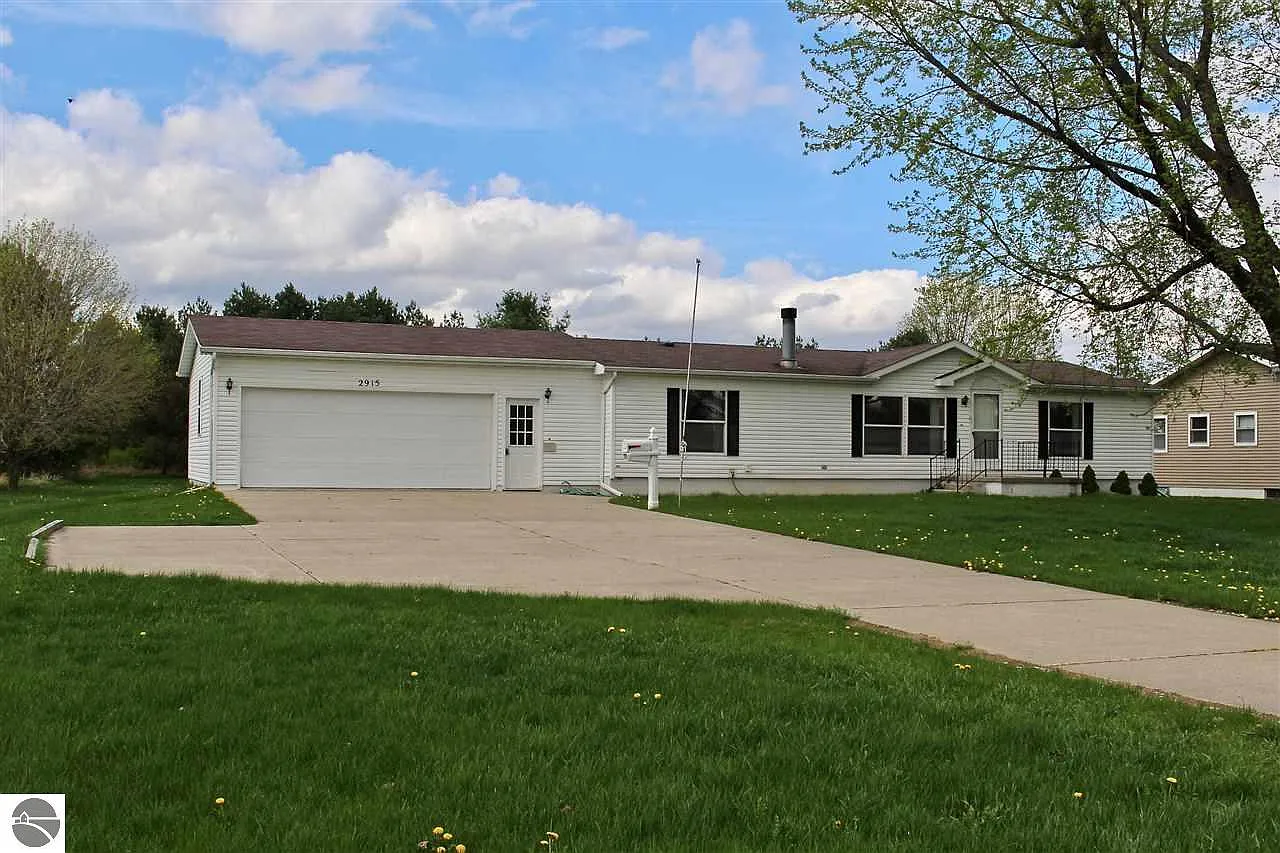 2915 E River Rd photo 1