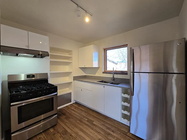 235 Irvine St — Photo 22