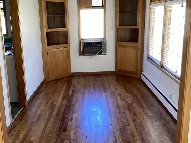 2237 Main St — Photo 2
