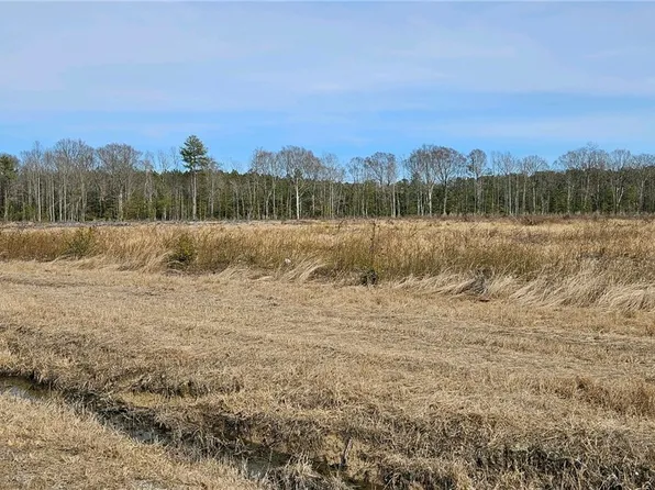 1 Ivondale Rd, Farnham, VA 22460