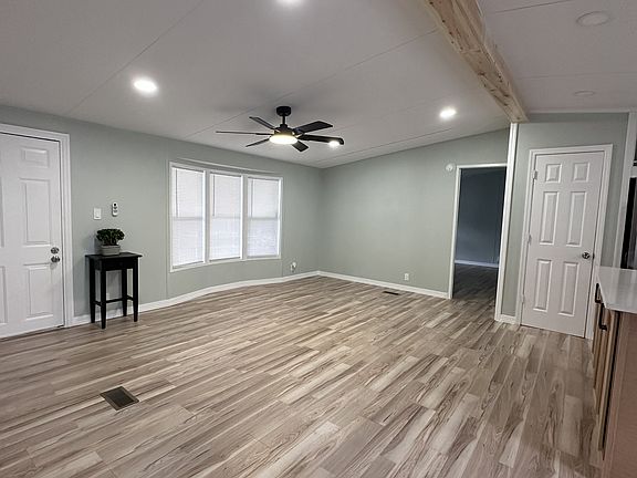 5th image of 1567 Barkwood Ln #85