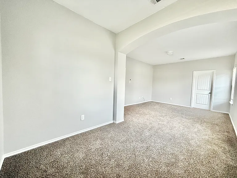251 Cyrus St — Photo 11