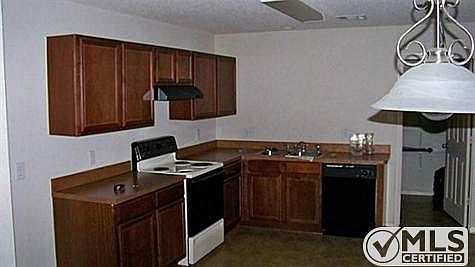 5th image of 1525 Hedgewood Trl
