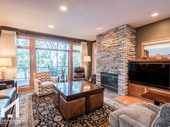 5th image of 3444 Lake Mendota Dr