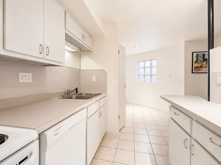 2505 Seton Ave — Photo 3