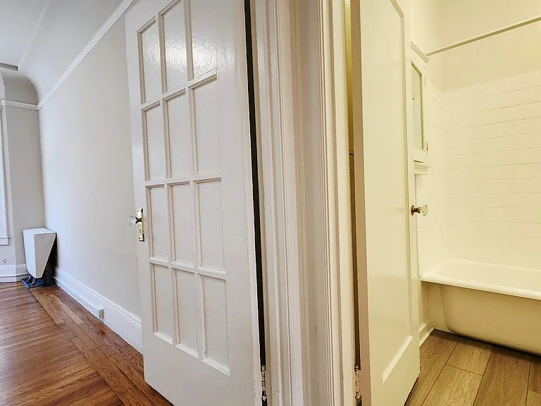 305 Franklin St — Photo 10