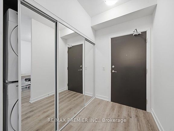 3rd image of 25 Neighbourhood Ln #515