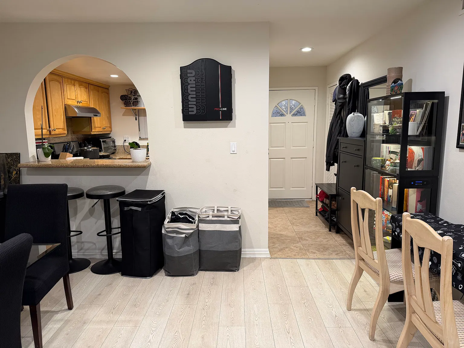 2 bed, 1000 sqft, $2,775 — Photo 2