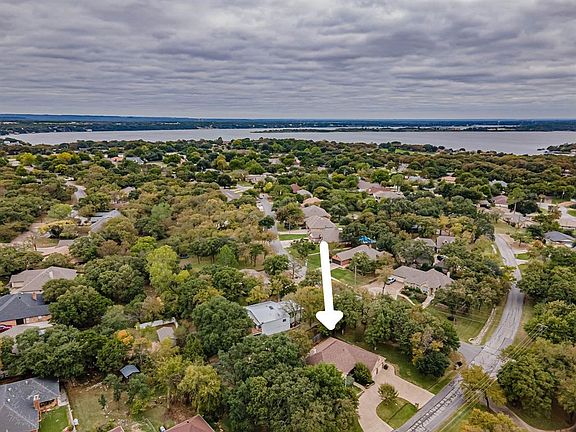 4th image of 4001 Laramie Dr