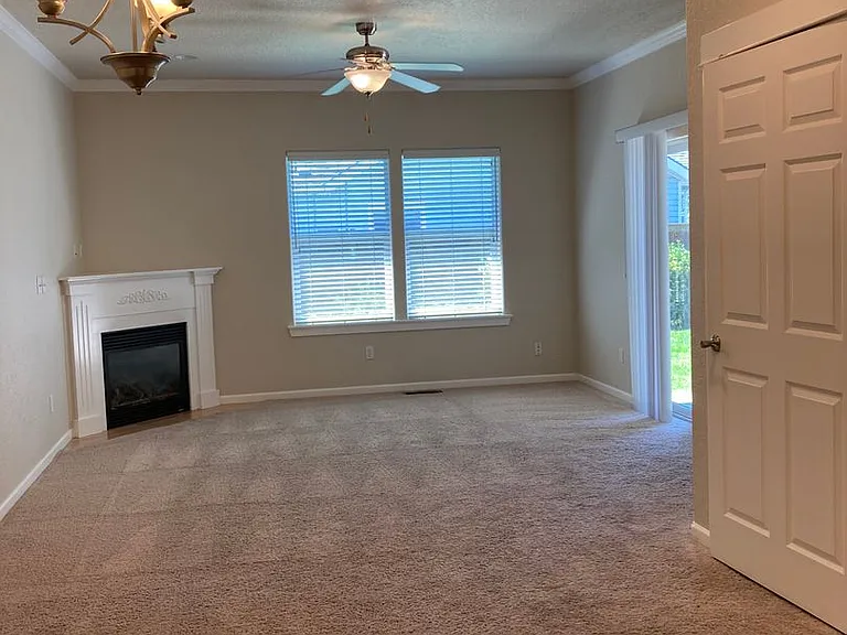 806 SW Kinsington Ct — Photo 12