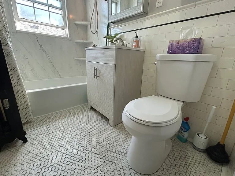 18 Ropes St #2R — Photo 10