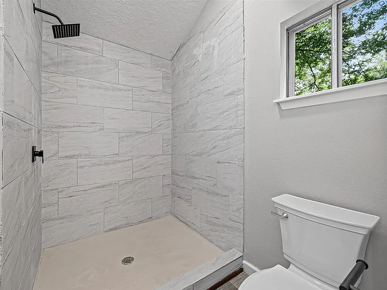 5693 Cessna Dr — Photo 24