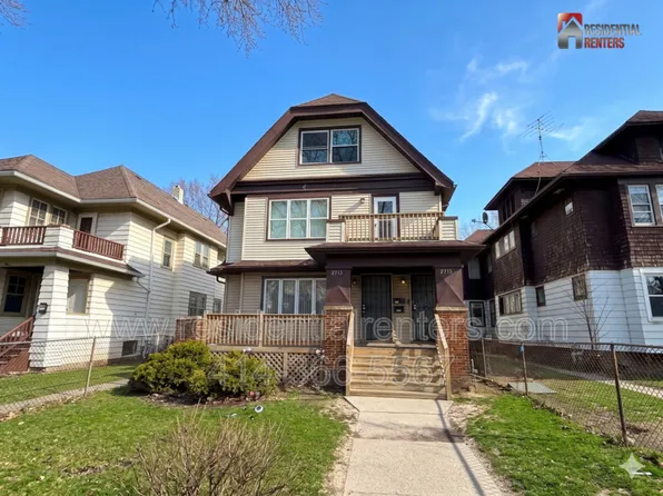 2713 N 44th St, Milwaukee, WI 53210