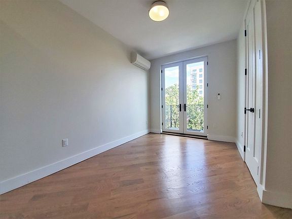 3rd image of 291 Fenimore St #3A