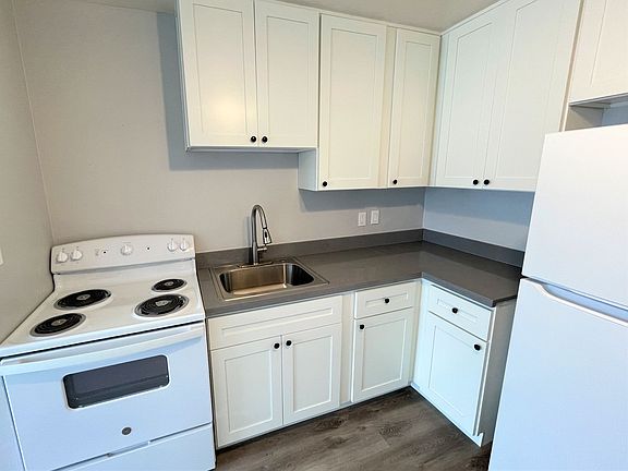 2nd image of 5914-5920 Stanley Ave #5920-12