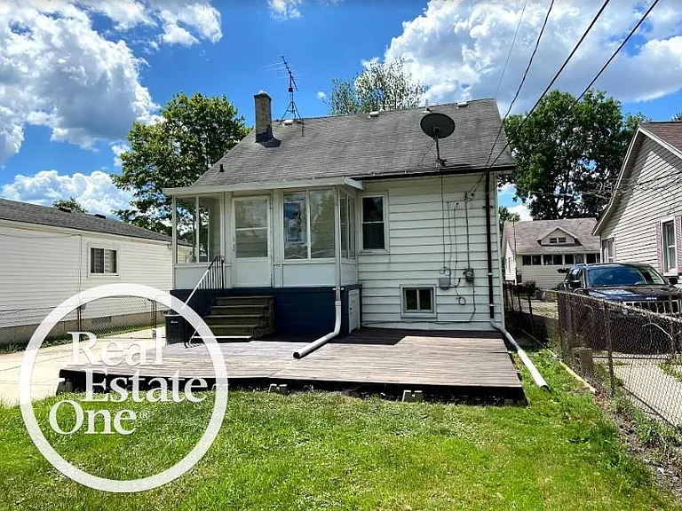 23909 Elmira St — Photo 25