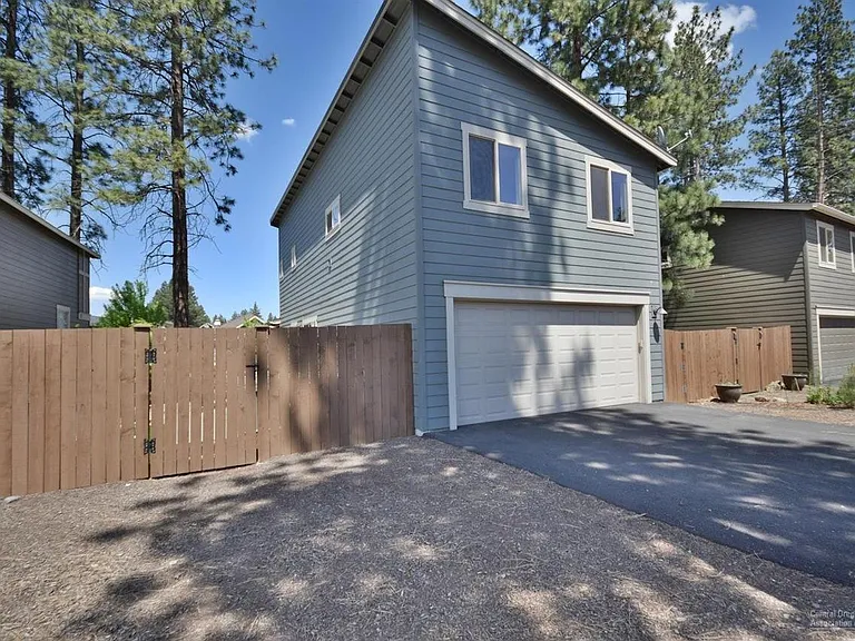 20261 Badger Rd — Photo 9