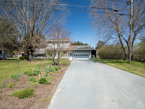 12 Maple Drive, Schodack, NY 12033