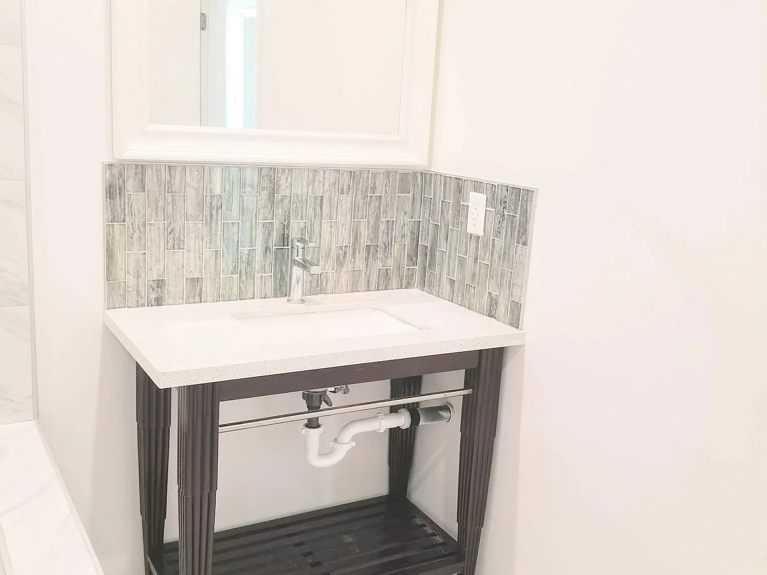 2 bed, 850 sqft, $3,850 — Photo 4
