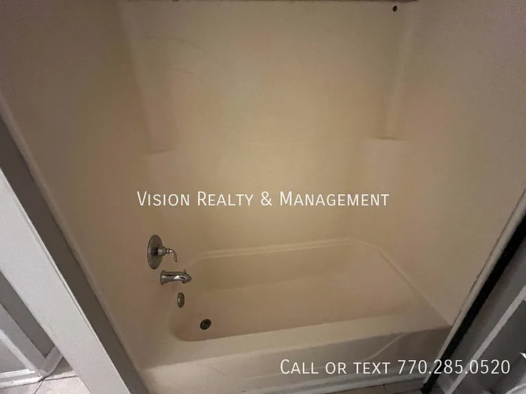260 Castlegate Cir — Photo 17