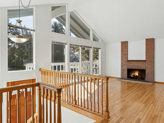 3rd image of 2805 183rd Avenue NE