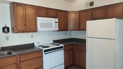 3rd image of 410 E Peppertree Ave APT 3
