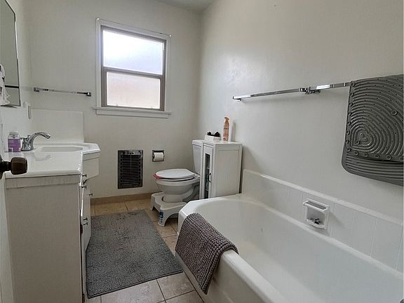 5th image of 17259 Miller Ave